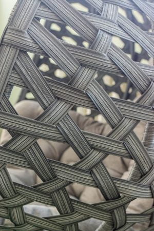 ротанг серый полосатый на кресле коконе