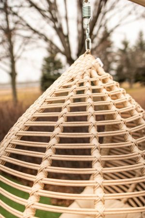 новый вид плетения искусственным ротангом на коконе кит двухволновом