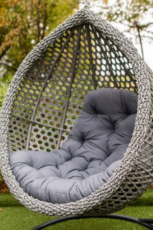 кокон подвесной к потолку в доме