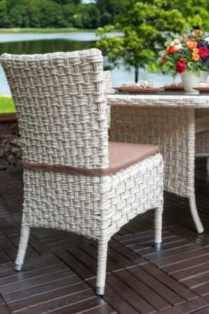 кресло для ресторанов плетёное