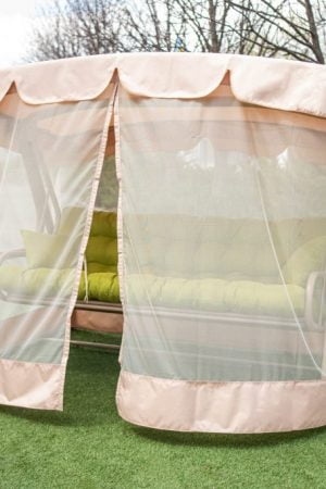 качели в сад закрытого типа