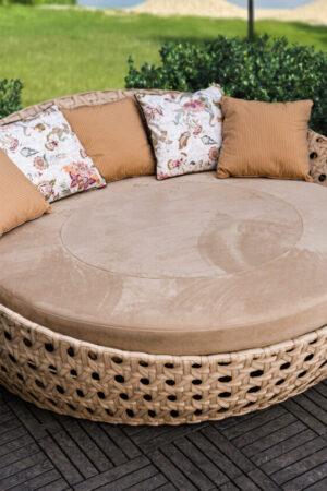 круглый уличный лежак для бассейна