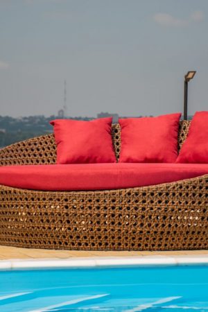 кровать пляжная из ротанга