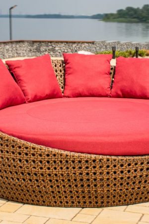 плетёный круглый шезлонг для пляжа