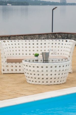 плетёная мебель для бассейна