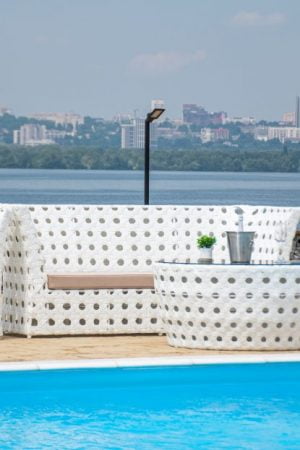 плетёная белая мебель для отдыха