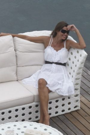 диван для бассейна из ротанга