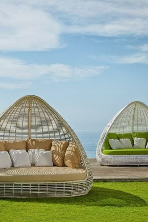 большие плетёные диваны для кальянной кафе