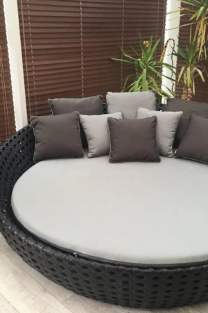 кровать диван из ротанга для улицы