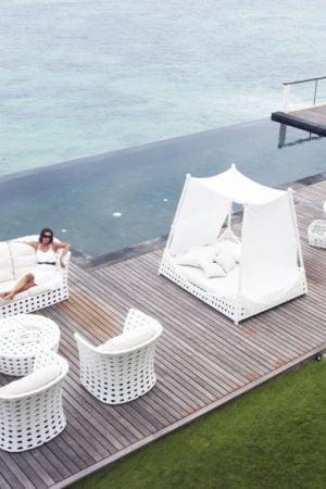 Влагостойкая мебель для бассейна