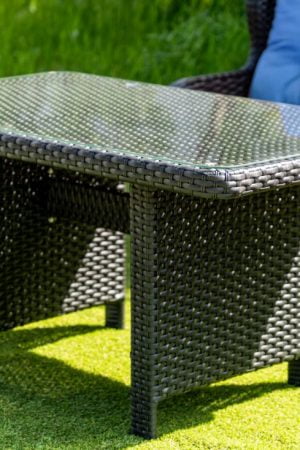 стол плетёный для улицы