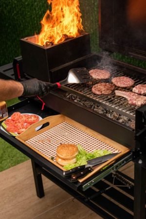 металлический гриль мангал барбекю на дровах