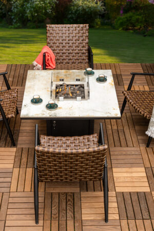 стол на террасу с камином Пятница