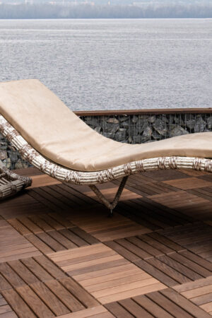 шезлонг лежак вигнутий з ротангу Лючія