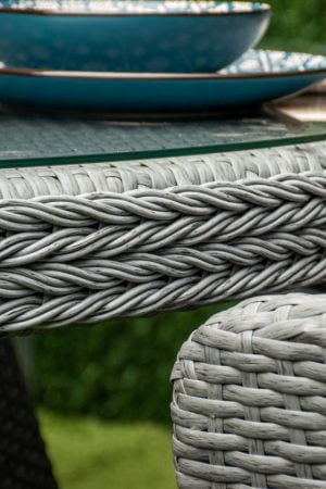 плетение коса из ротанга