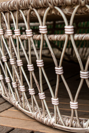 Шезлонг из ротанга патриция украинские конструкции