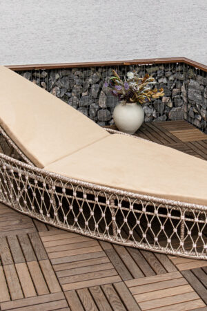 шезлонг з ротангу з підємною спинкою