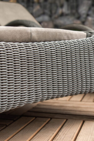 Премиум шезлонги из ротанга Миа