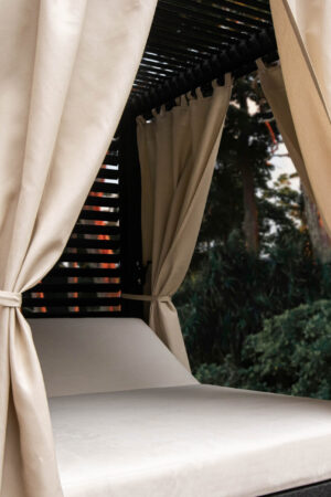 krovat-sadovaya-metallicheskaya