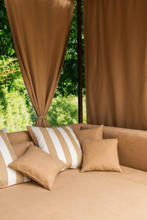 диван уличный с матрасом и крышей для бассейна