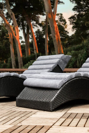 ротанговые шезлонги для террасы качественные