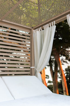 ліжко з дахом з лезерної різки