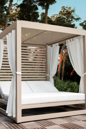 ліжко з дахом