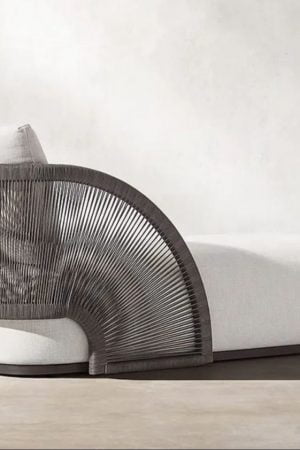 ротангове ліжко з плетеною спинкою