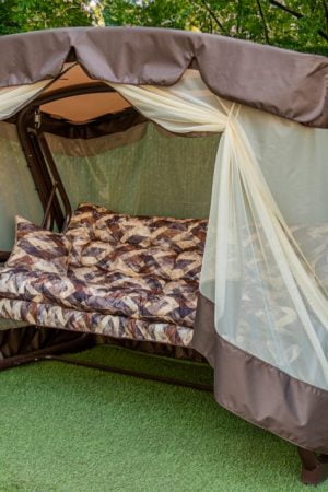 красиві садові гойдалки