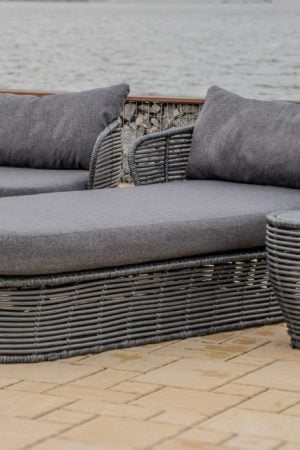 терасні меблі з штучного ротангу