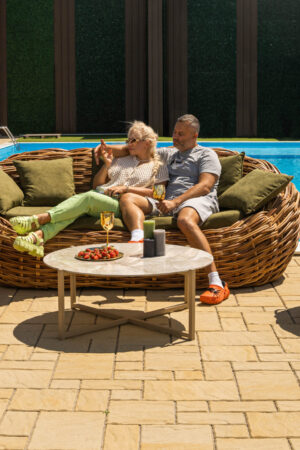 комплект уличной мебели плетеной из лозы