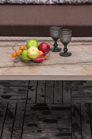 столик уличный из керамогранита