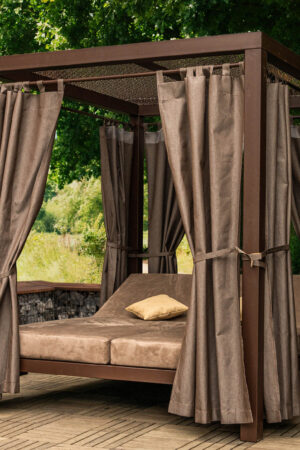 кровать уличная со шторами бергамо нью