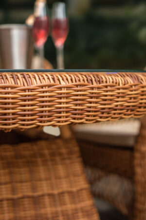 ротанговый плетёный стол