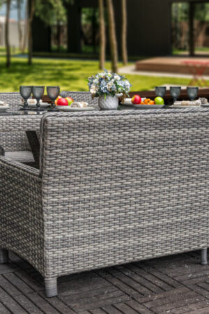 мебель из ротанга с ровным диваном