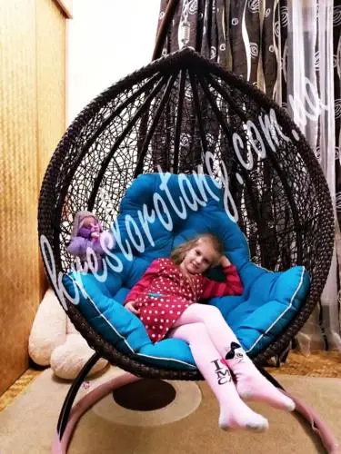подвесное кресло Веста с ребёнком